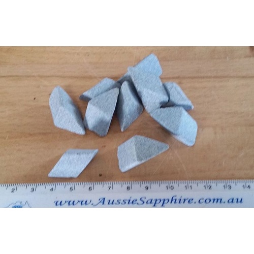 FAST Cut Ceramic Tumbling Media - 15mm Angle Triangles - 1 kg Lot