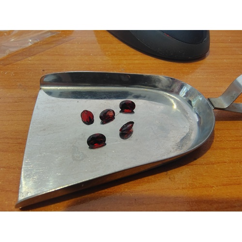 Garnet Gemstones - 7x5mm ocal cut, deep red [Shape: Oval] [Size: 7 x 5 mm]