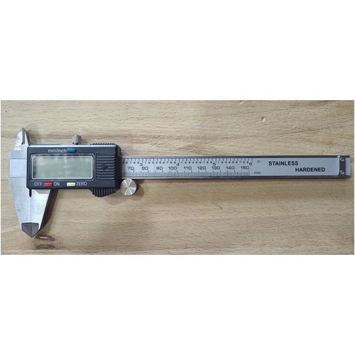 Digital Calipers (150mm) for accurately measuring (mm/inches)