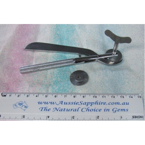 Ring Cutter Tool to remove rings from swollen fingers safely